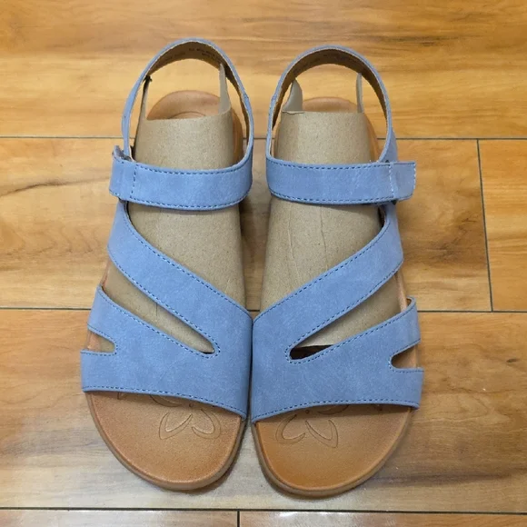 BOC by Born Hollyn Adjustable Strap Footbed Comfort Sandals Light Blue - Picture 3 of 12